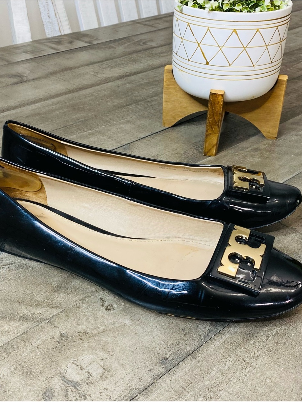 Tory Burch Gigi Black Patent Leather Ballet Flats Gold Logo Women’s Size 9 - Picture 2 of 7